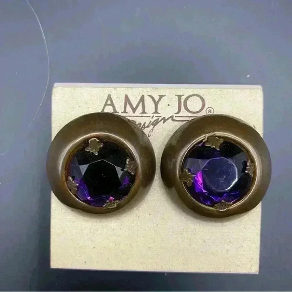 VGT AMY JO New York Signed Earrings Purple Rhinestone Gold-tone Back Clip-on - Picture 10 of 11